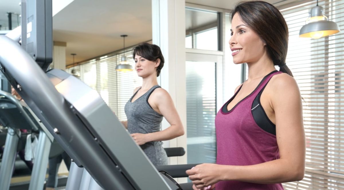 oyo las vegas women on treadmill